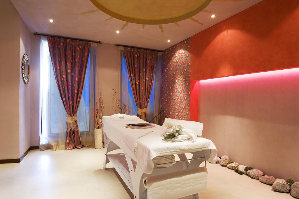 Hotel Parigi Bibione Bagian luar foto