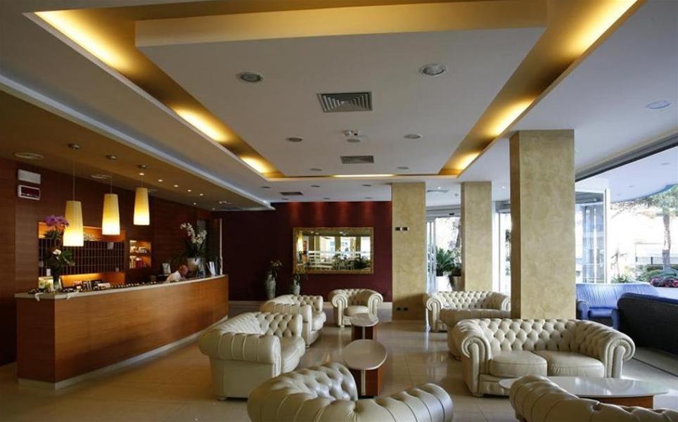 Hotel Parigi Bibione Bagian luar foto