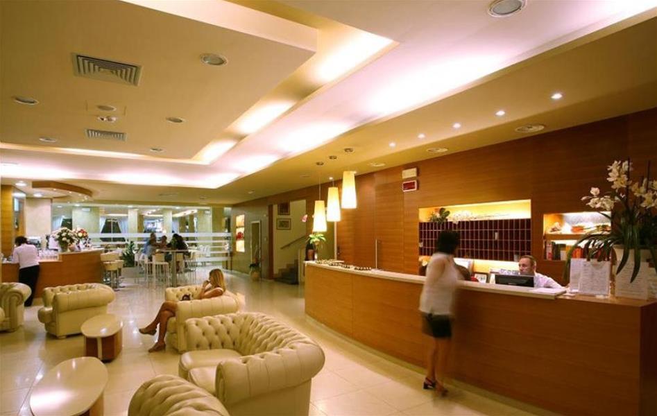 Hotel Parigi Bibione Bagian luar foto