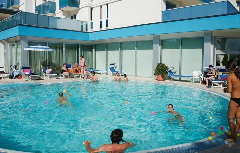 Hotel Parigi Bibione Bagian luar foto