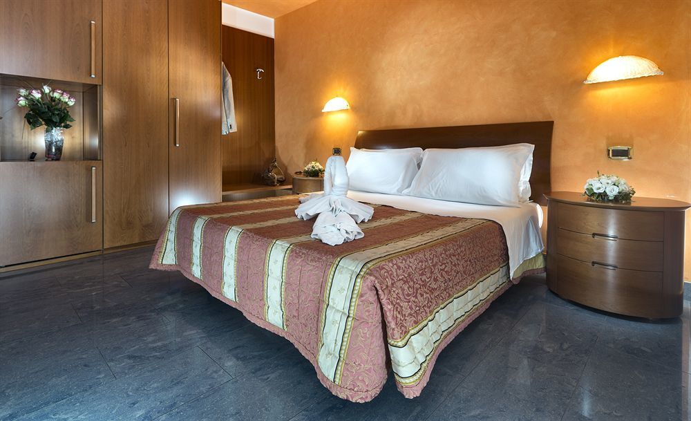 Hotel Parigi Bibione Bagian luar foto