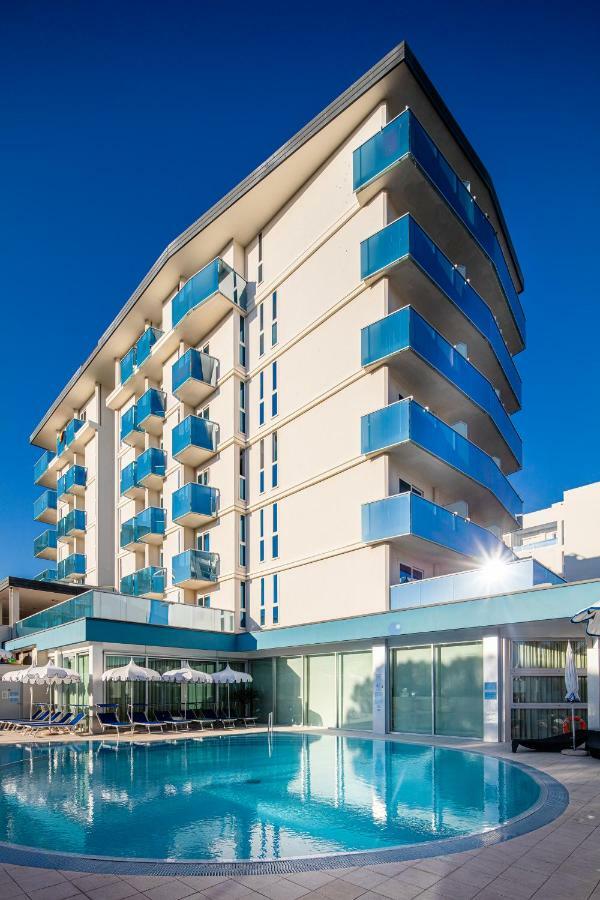 Hotel Parigi Bibione Bagian luar foto