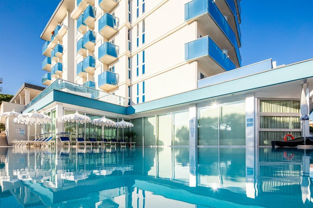 Hotel Parigi Bibione Bagian luar foto